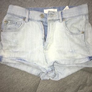 LIGHT JEAN SHORTS
